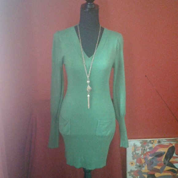 Forever 21 Dresses & Skirts - Forever21 fitted Sweater dress- 2 pockets- Small